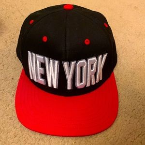 This hat has only been worn twice. (It will be washed before being shipped)